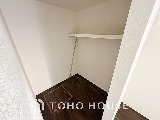 たっぷりと荷物が入るよう、ウォークインクローゼットを完備いたしました。
