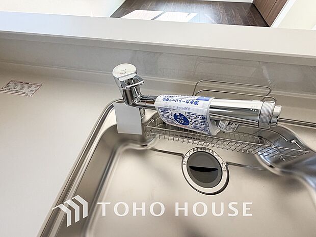 浄水と原水をボタン一つで切り替えられる浄水器一体型水洗。近年主流になりつつある人気の設備です。