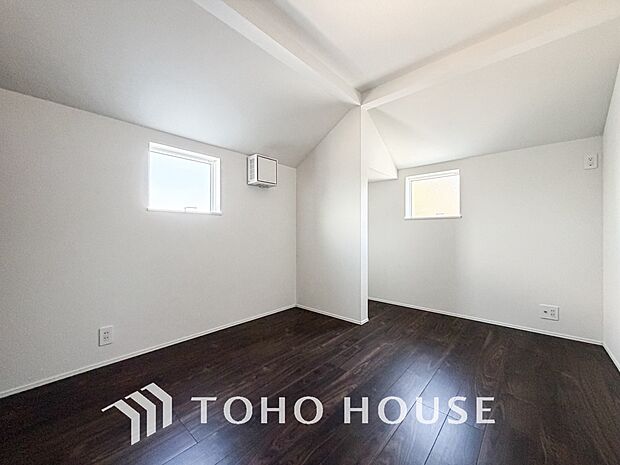 白を基調とした室内は、明るい住空間を造り出すだけでなく、清潔感をもたらしてくれます。