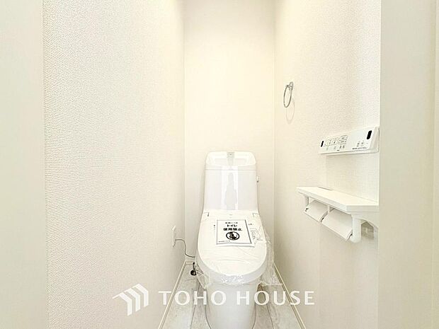 清潔な空間であって頂けますように、目に留まるだけではなく、汚れをふき取り易いフロアと壁紙をチョイス。