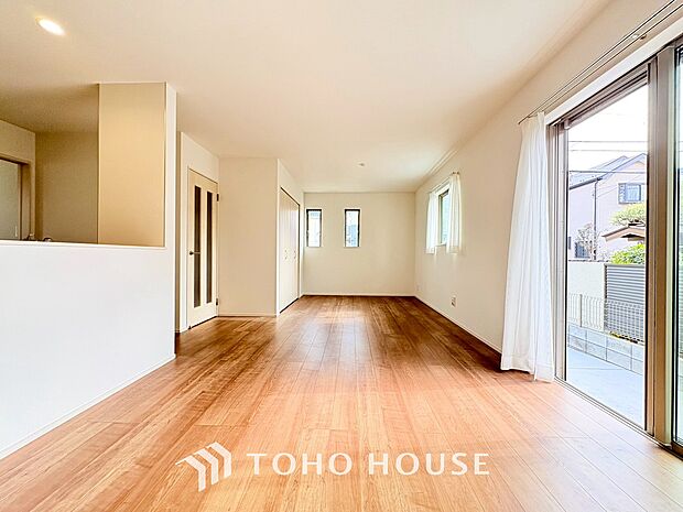 造りこんだ空間演出の妙が生み出す光と質のハーモニーはこの住宅のクオリティの良さを実感させてくれます。