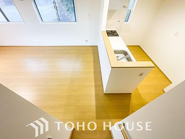 造りこんだ空間演出の妙が生み出す光と質のハーモニーはこの住宅のクオリティの良さを実感させてくれます。