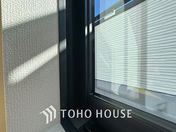複層ガラスは結露を抑えたり、遮音にも効果を発揮します。