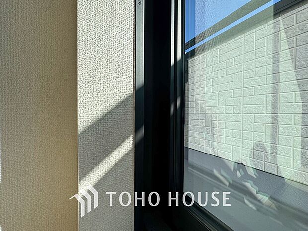 複層ガラスは結露を抑えたり、遮音にも効果を発揮します。