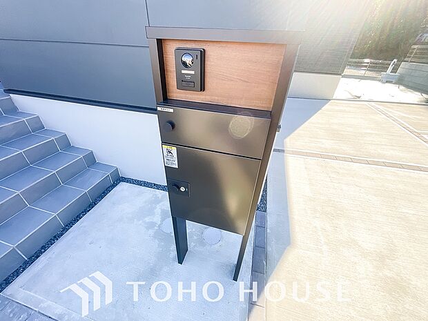 宅配物の受け取りが困難な共働き世帯や、ネットショッピング等をよく利用する方には便利な宅配ボックス。