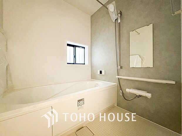 心地よいバスタイムを演出する浴室はゆとりあるサイズを採用。