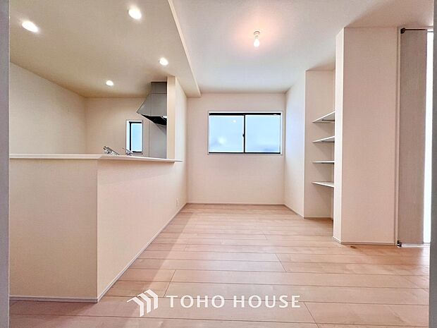 作り手の「気持ちの良いリビングでお過ごししていただきたい」という思いを感じさせます。