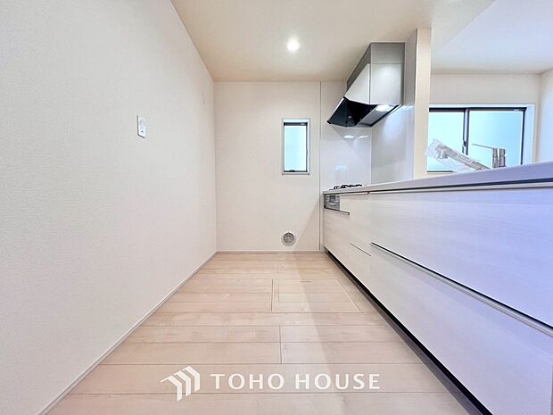 お料理の上手な方が、独壇場でお料理の腕を披露するスタイルに向いているキッチンです。