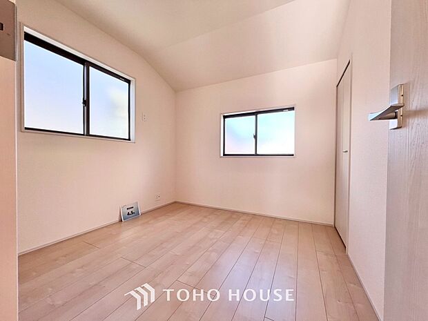 心と体をゆったりと安らげる主寝室。寝室のゆとりが大きい分だけ、暮らしの安らぎは深まります。