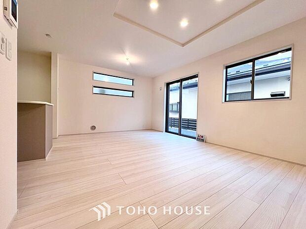 造りこんだ空間演出の妙が生み出す光と質のハーモニーはこの住宅のクオリティの良さを実感させてくれます。