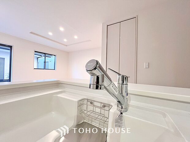 浄水と原水をボタン一つで切り替えられる浄水器一体型水洗。近年主流になりつつある人気の設備です。