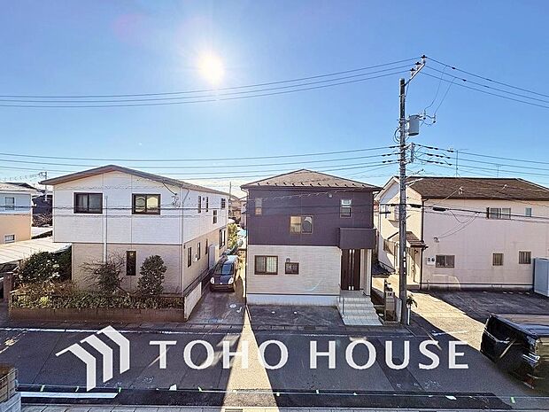 その豊かな眺望にふさわしい空間には、通風・採光にも優れ、心地よい光と風があふれています。