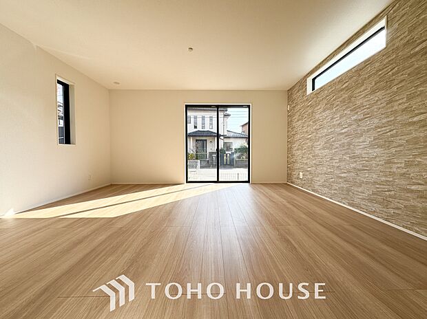 朝は爽やかな日差しを浴びながら、家族みんなでおいしい朝食。昼下がりにはのんびりと過ごすひと時。