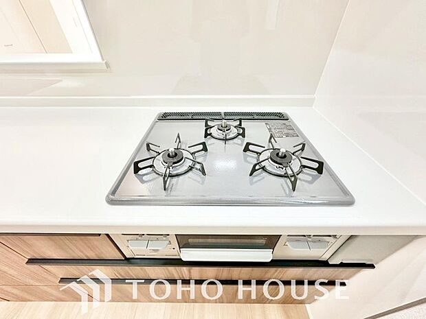 毎日料理をする、料理が好き、家族が多くて量を作る必要がある、等の方々にとっては必須の3口コンロ。