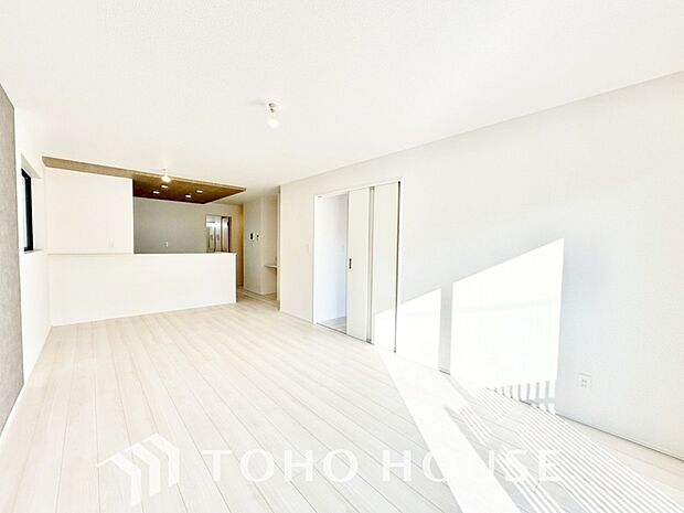 家は、ただ生活する場ではなく、笑顔の毎日、安らぎの日々のために、暮らしを愉しく、快適にする場所。