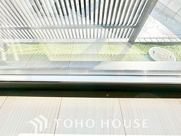 複層ガラスは結露を抑えたり、遮音にも効果を発揮します。