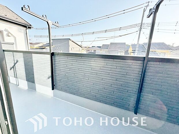 太陽に愛された邸は、陽当り、通風に優れた魅力的で快適さを追求した邸宅です。