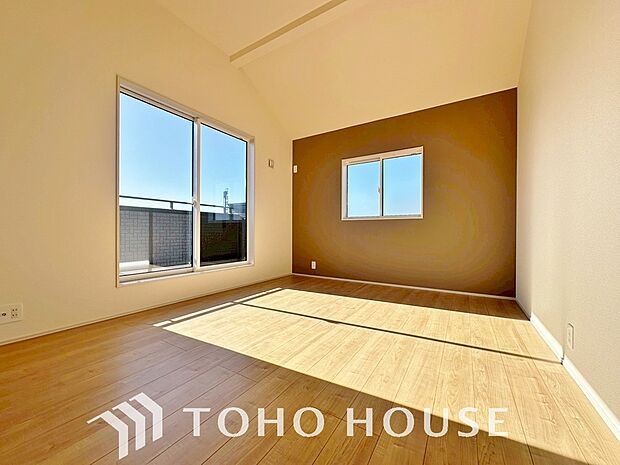 白を基調とした室内は、明るい住空間を造り出すだけでなく、清潔感をもたらしてくれます。