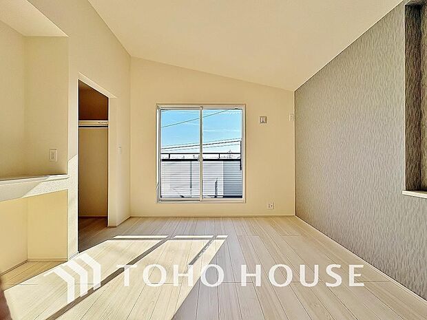 白を基調とした室内は、明るい住空間を造り出すだけでなく、清潔感をもたらしてくれます。