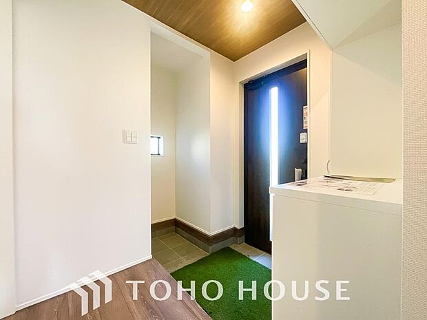 ダウンライトを使用しお洒落に演出。帰りたくなる家をテーマに設計。いつも「人」と「家」の間に・・・。