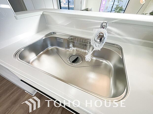 ワンタッチで浄水と原水を切り替えできる浄水器一体型水栓は水道水に含まれる有害物質を除去してくれます。