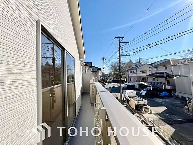 太陽に愛された邸は、陽当り、通風に優れた魅力的で快適さを追求した邸宅です。