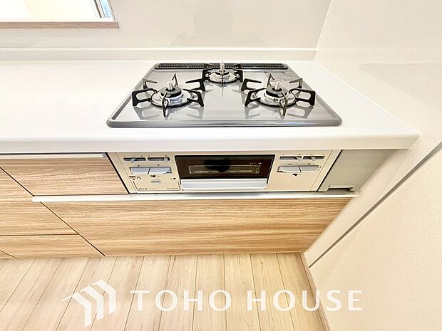 毎日料理をする、料理が好き、家族が多くて量を作る必要がある、等の方々にとっては必須の3口コンロ。
