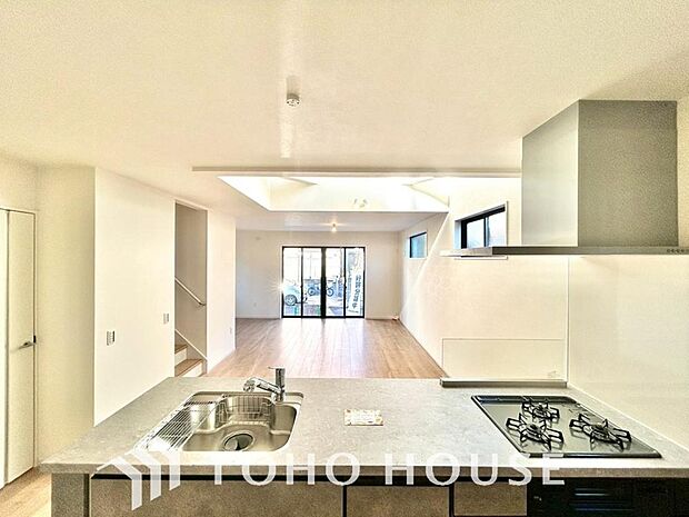 お料理の上手な方が、独壇場でお料理の腕を披露するスタイルに向いているキッチンです。