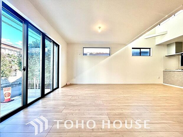 造りこんだ空間演出の妙が生み出す光と質のハーモニーはこの住宅のクオリティの良さを実感させてくれます。