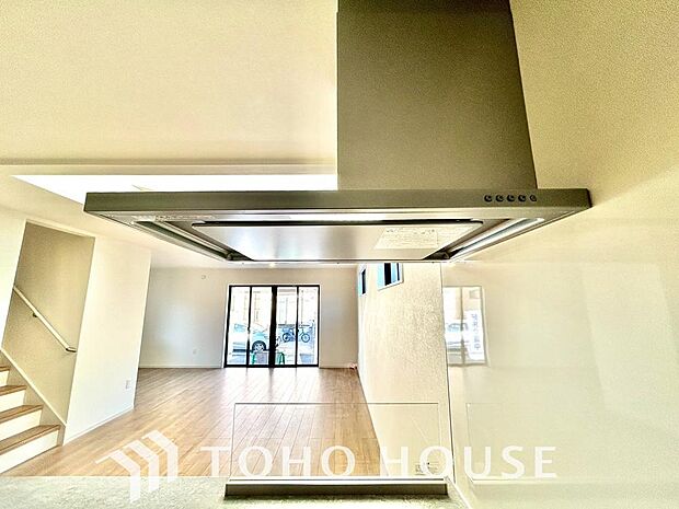 そのスタイリッシュな見た目からインテリアの一部としてもデザイン性が重視されてます。掃除のし易さも◎。