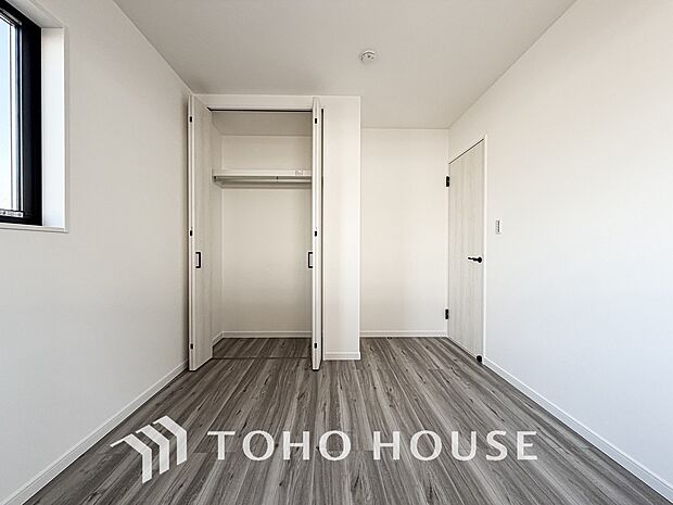 白を基調とした室内は、明るい住空間を造り出すだけでなく、清潔感をもたらしてくれます。