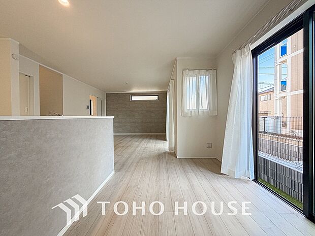 造りこんだ空間演出の妙が生み出す光と質のハーモニーはこの住宅のクオリティの良さを実感させてくれます。