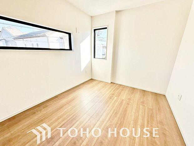 快適な光を取り入れ、心地よい風を取り入れます。心と体をゆったりと安らげる寝室。