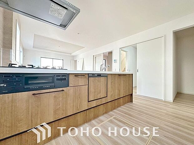 お料理の上手な方が独壇場でお料理の腕を披露するスタイルに向いているキッチンです。