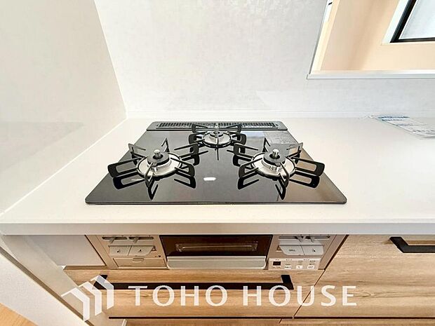 毎日料理をする、料理が好き、家族が多くて量を作る必要がある、等の方々にとっては必須の3口コンロ。