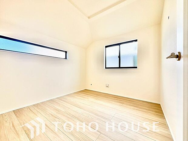 生活感を感じない空間では落ち着く事はできません。絶妙な雰囲気、配色、素材感を意識してコーディネート。