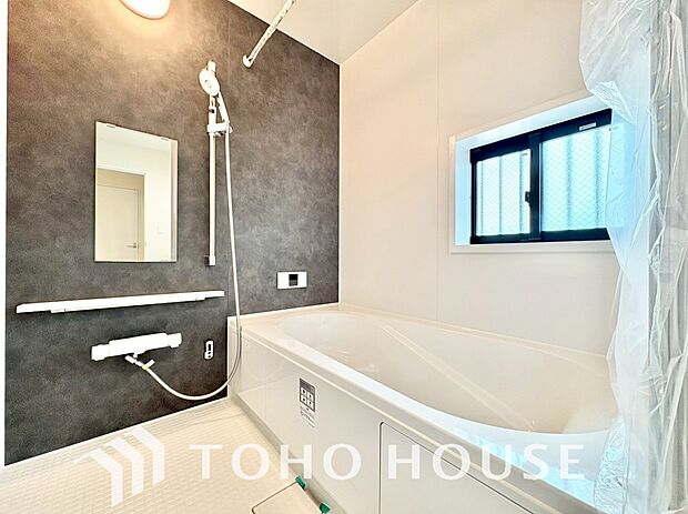 心地よいバスタイムを演出する浴室はゆとりあるサイズを採用。