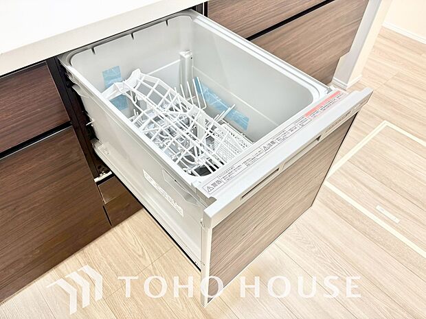 高温水や高圧水流を使う事で効率よく食器洗浄できます。殺菌効果も高いので哺乳瓶等を洗う際にも便利です。