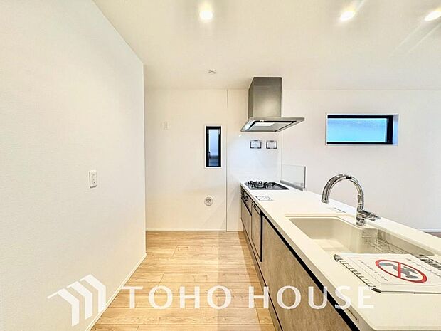 お料理の上手な方が、独壇場でお料理の腕を披露するスタイルに向いているキッチンです。