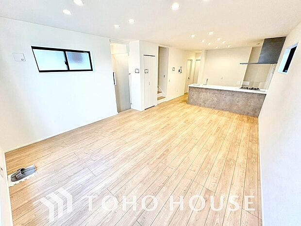 造りこんだ空間演出の妙が生み出す光と質のハーモニーはこの住宅のクオリティの良さを実感させてくれます。