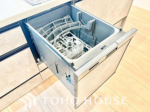 高温水や高圧水流を使う事で効率よく食器洗浄できます。殺菌効果も高いので哺乳瓶等を洗う際にも便利です。