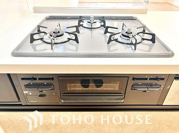 毎日料理をする、料理が好き、家族が多くて量を作る必要がある、等の方々にとっては必須の3口コンロ。