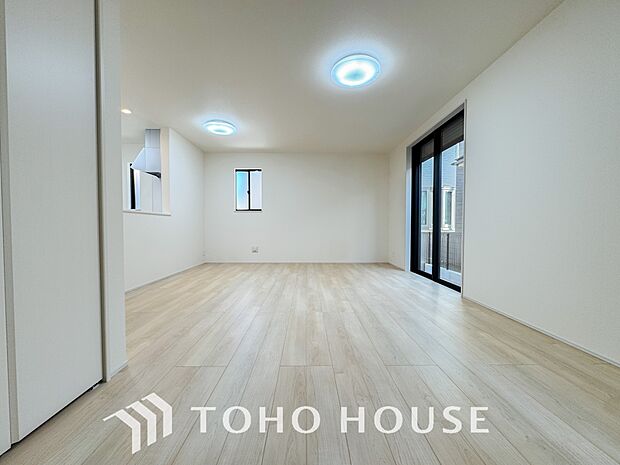 造りこんだ空間演出の妙が生み出す光と質のハーモニーはこの住宅のクオリティの良さを実感させてくれます。