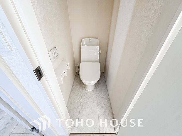 清潔な空間であって頂けますように、目に留まるだけではなく汚れをふき取り易いフロアと壁紙をチョイス。