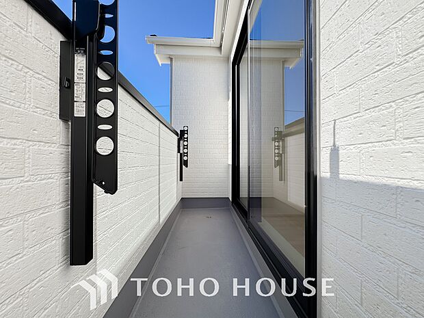 夜空の煌めきや、室内への通風や採光へ一役。ガーデニング等も充分に楽しめる広さを確保しております。