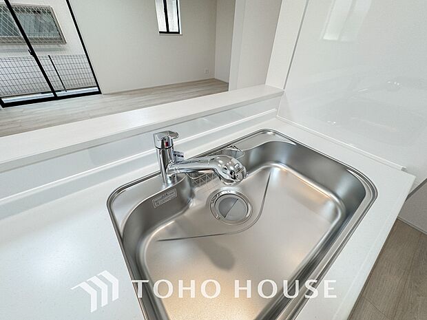 クリアな水が毎日使え、見た目にもスマートな浄水器一体型。お米を炊いたりする際には浄水機能をつかうこともできて、人気の商品です。