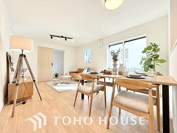 家は、ただ生活する場ではなく、笑顔の毎日、安らぎの日々のために、暮らしを愉しく、快適にする場所。