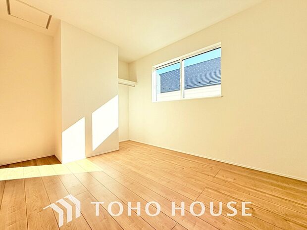 白を基調とした室内は、明るい住空間を造り出すだけでなく、清潔感をもたらしてくれます。