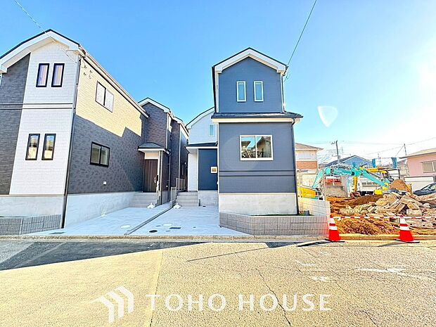 マンションとは違う敷地内駐車。ご主人様のお車のお手入れにも気合が入りますね。