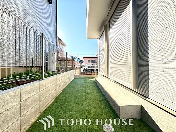 四季折々の変化を楽しめる心地よい場所。時間の経過と共に味わいが出る素敵な空間へ。